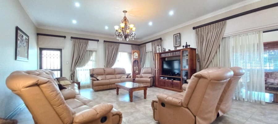 4 Bedroom Property for Sale in Hartenbos Heuwels Western Cape